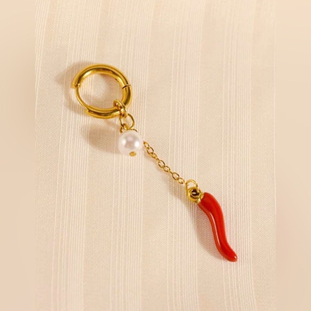 Pepper Charm Earring S1124